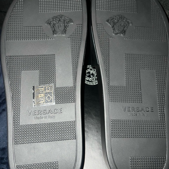 Versace Pool Slides - Picture 4 of 6